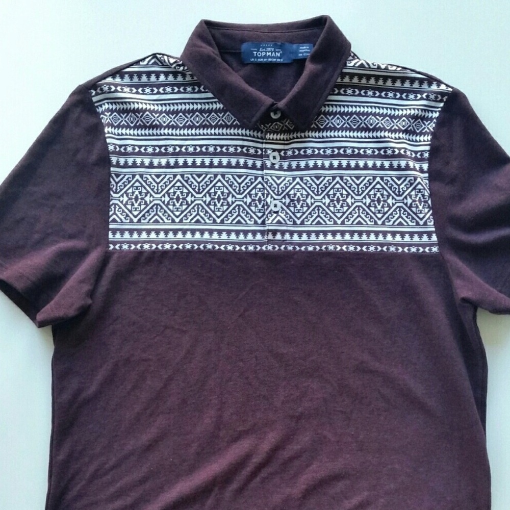 Small tribal patterned maroon men’s polo